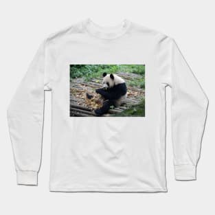 Cute and Cuddly Giant Panda Bear!! Long Sleeve T-Shirt